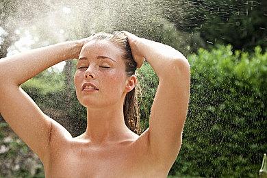 模拟经营加探索制作游戏《琥珀岛》现已在Steam平台正式推出 获特别好评